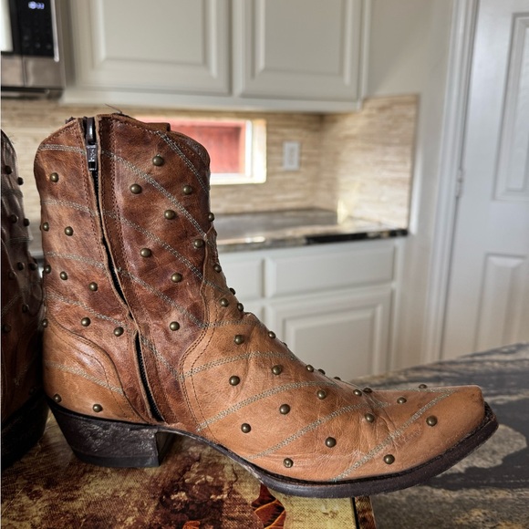 Old Gringo Hosifukami Oryx Tan  Leather Boots with Stud Accents - Picture 10 of 13